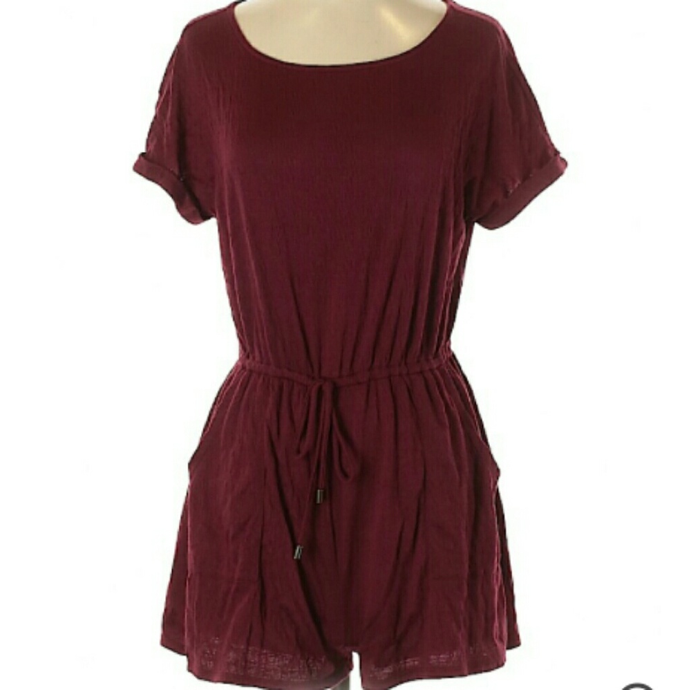 Eyeshadow burgundy rompers size medium